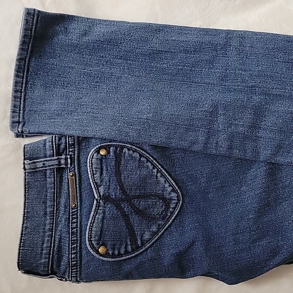 JUICY COUTURE "THE KATE" HEART POCKET JEANS - Picture 2 of 9